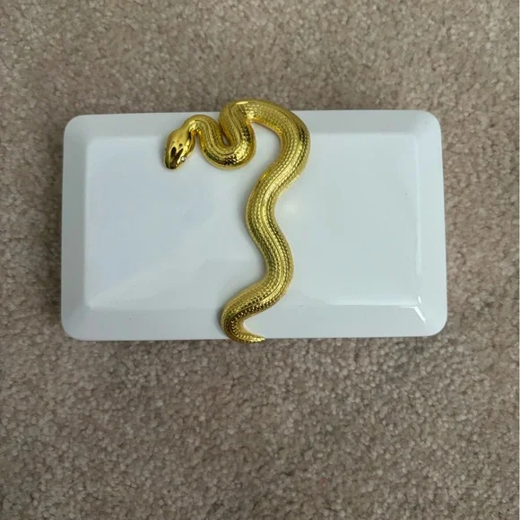Kilian Paris The Dawn Art Deco White Metal Clutch
Golden Snake Swarovski Eye - Picture 2 of 6